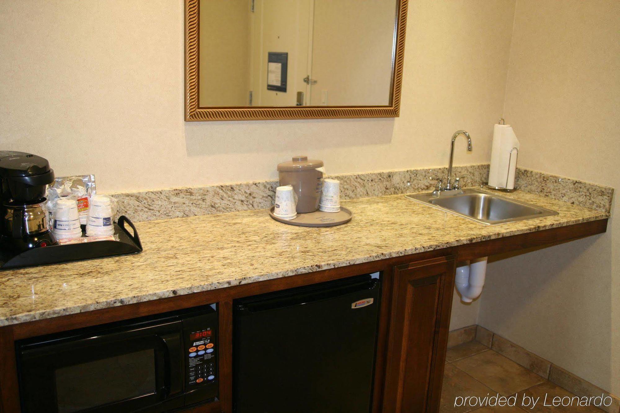 Hampton Inn & Suites Lodi Δωμάτιο φωτογραφία